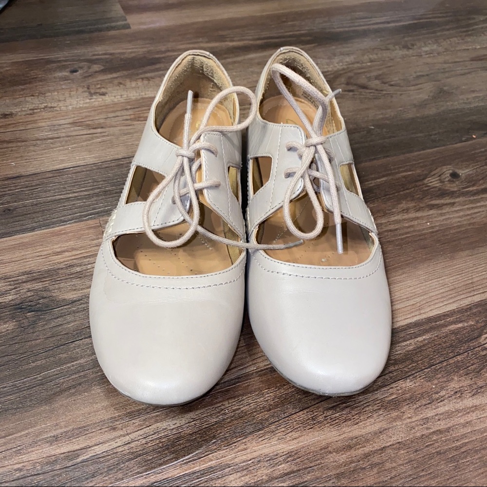 Clarks 8.5 Oxfords
